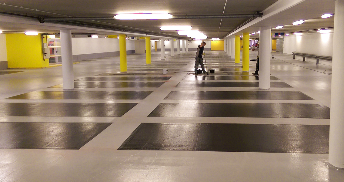 Les travaux de revêtement de sol dans le parking à étages P3 Mikado à Amsterdam ont été achevés en cinq jours seulement.