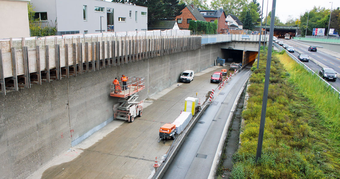 Travaux de réparation dans le tunnel routier de Cologne-Kalkar.